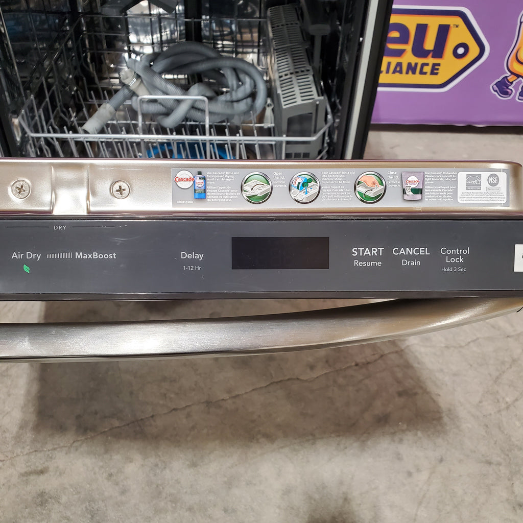 Frigidaire Gallery 24 in. Smudge-Proof Stainless Steel ENERGY STAR Top Control Built In Dishwasher with Third Rack 4SD489 - GDSH4715AF - Scratch & Dent - Minor