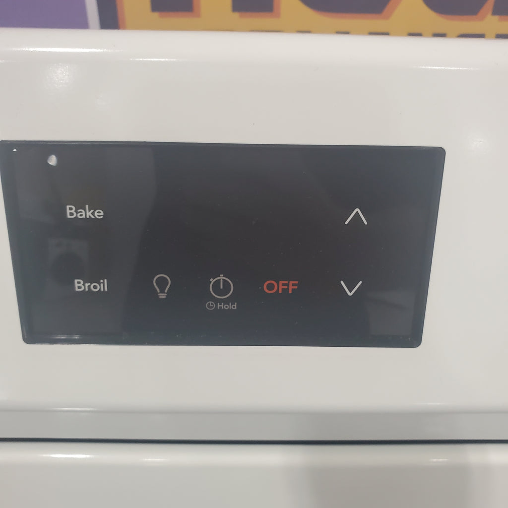 Pictures of Frigidaire White Electric 30 In 5 Burner 5.3 Cu. Ft. Range with Manual Clean and Even Baking Technology FCRE3052AW - Scratch & Dent - (Minor) - Neu Appliance Outlet - Discount Appliance Outlet in Austin, Tx