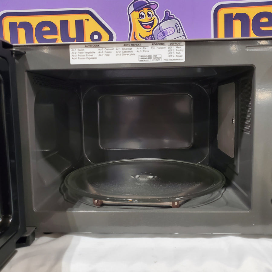 LG  NeoChef™ 0.9 cu. ft. Countertop Microwave with Smart Inverter and EasyClean® LMC0975SD - Scratch & Dent (Minor)