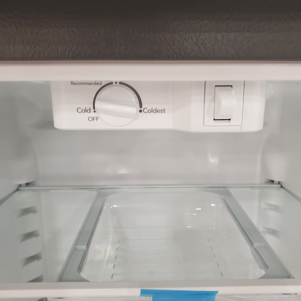 Pictures of Frigidaire 18 Cu. Ft. Garage Ready Top Freezer Refrigerator in Stainless Steel 20SD150 - FFHI1835VS - Scratch & Dent (Major) - Neu Appliance Outlet - Discount Appliance Outlet in Austin, Tx