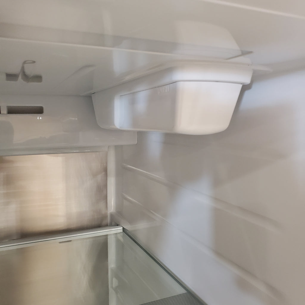 LG 27 cu. ft. Smart Side-by-Side Refrigerator with Smooth Touch Ice & Water Dispenser 3SD661 - LL27T3530S - Scratch & Dent (Minor)