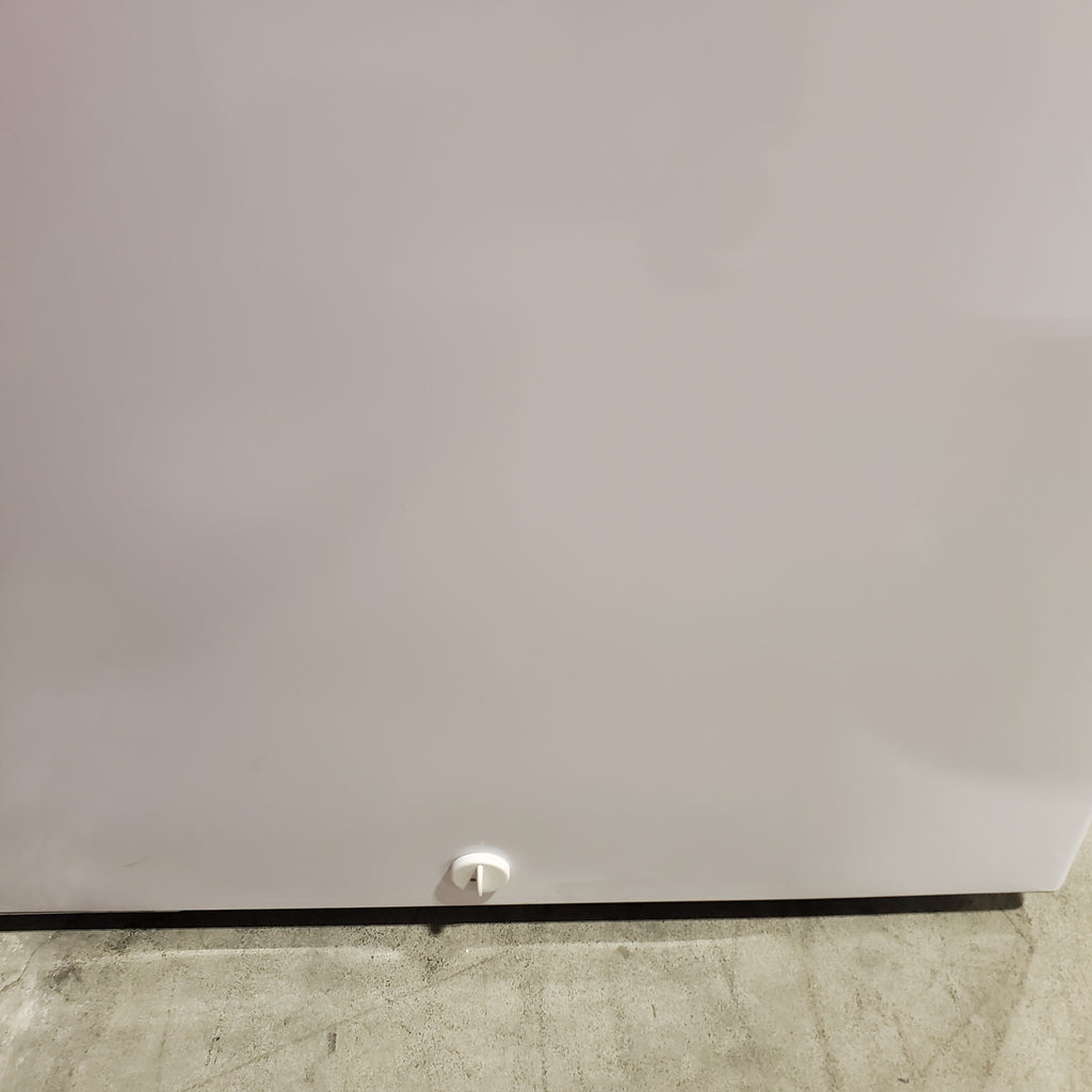 Pictures of Frigidaire 43.94 in. 10 cu. ft. Manual Defrost Chest Freezer in White Garage Ready 26CR007 - EFRF1005 - Scratch & Dent (Minor) - Neu Appliance Outlet - Discount Appliance Outlet in Austin, Tx