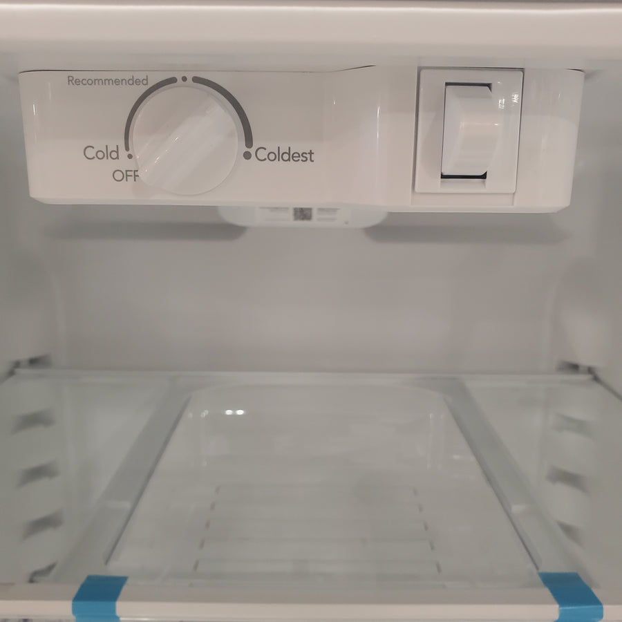 Frigidaire 30 in. Width 18.3 cu. ft. Top Freezer Refrigerator with EvenTemp Cooling System in White FFTR1835VW - Scratch & Dent (Major)