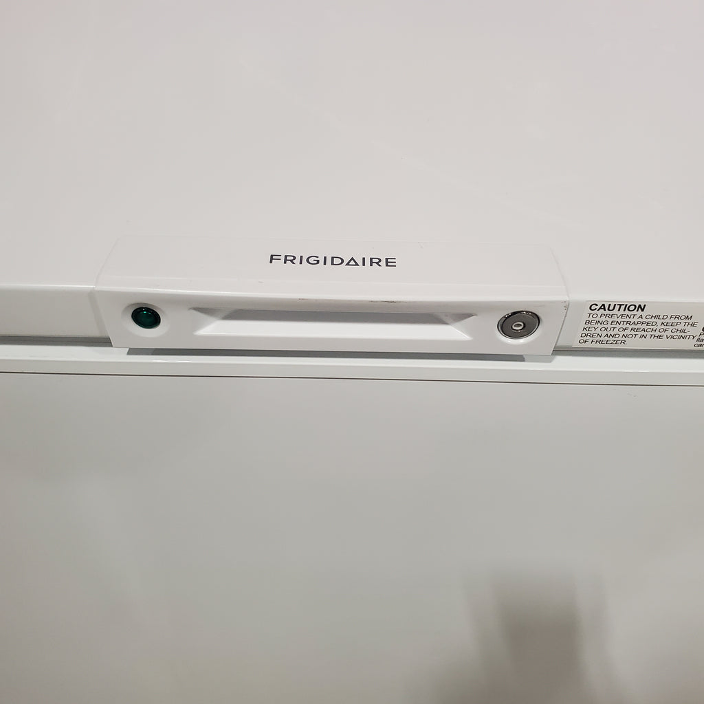 Pictures of Frigidaire 25 Cu. Ft. Garage Ready Chest Freezer with LED Light and Adjustable Temperature Control 20SD146 - FFCL2542AW - Scratch & Dent (Moderate) - Neu Appliance Outlet - Discount Appliance Outlet in Austin, Tx