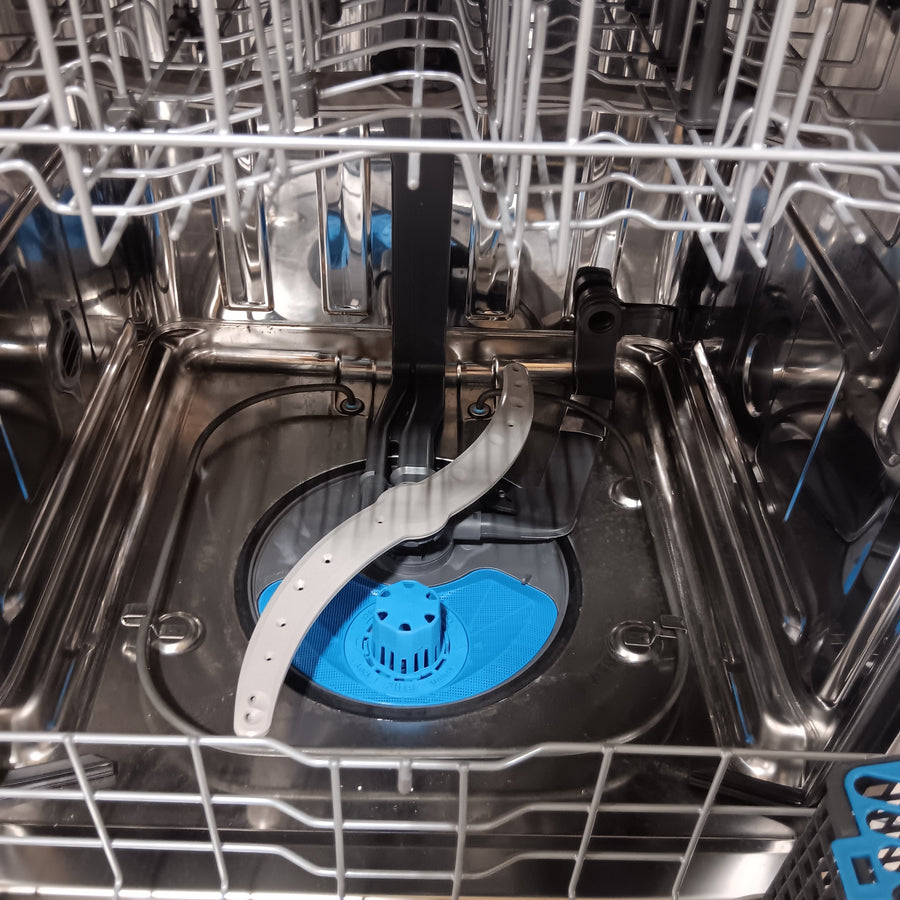 GE Profile™ ENERGY STAR Smart UltraFresh System Dishwasher with Microban™ Antimicrobial Technology with Deep Clean Washing 3rd Rack, 39 dBA GE9856 - PDP795SYVFS - New in Box