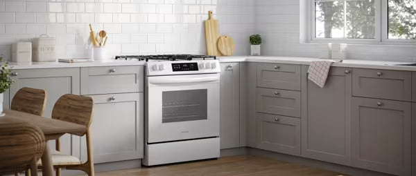 Frigidaire 5 Burners 5.1-cu ft Slide-In Natural Gas Range in White 20531SD522 - FCFG3062AW - Scratch & Dent (Minor)