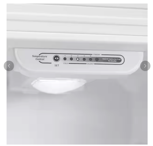 Pictures of Vissani 18 cu. ft. Top Freezer Refrigerator in White with Adjustable Temperature Controls 25SD040 - MDTF18WHR - Scratch & Dent (Moderate) - Neu Appliance Outlet - Discount Appliance Outlet in Austin, Tx