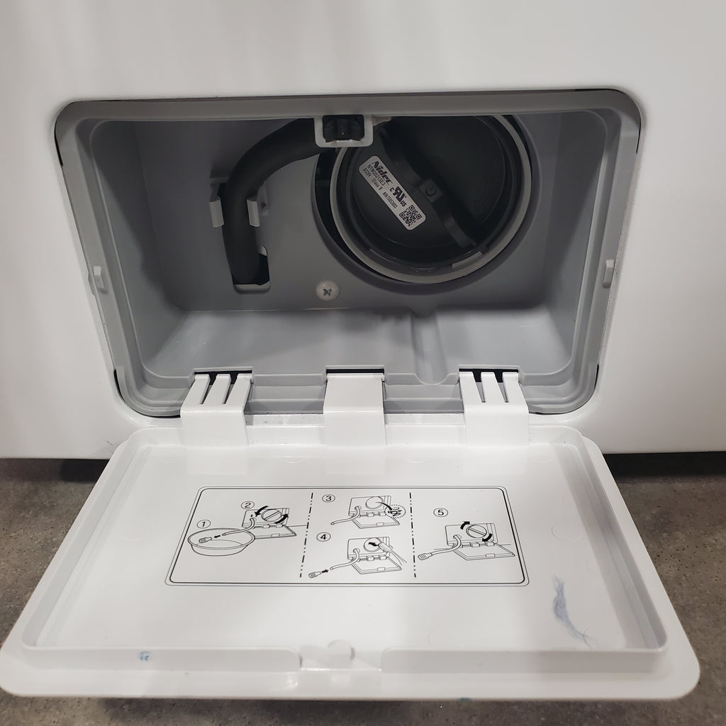 LG Single Unit LG WashTower™ with Center Control™ 5.0 cu. ft. Front Load Washer and 7.8 cu. ft. Electric Ventless Heat Pump Dryer 5SD275 - WKHC252HWA - Scratch & Dent (Minor)