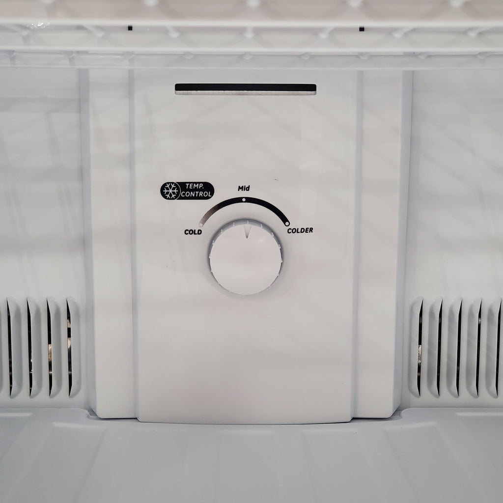 Pictures of Vissani 18 cu. ft. Top Freezer Refrigerator in Stainless Steel, Garage Ready 25SD117 - MDTF18SSR - Scratch & Dent (Moderate) - Neu Appliance Outlet - Discount Appliance Outlet in Austin, Tx