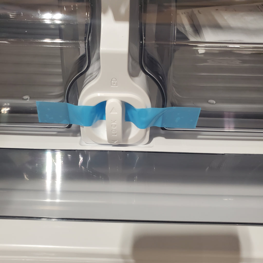 Pictures of Samsung 31.5-cu ft 3-Door ENERGY STAR Smart French Door Refrigerator with Dual Ice Maker in Stainless Steel RF32CG5300SR - Scratch & Dent (Minor) - Neu Appliance Outlet - Discount Appliance Outlet in Austin, Tx