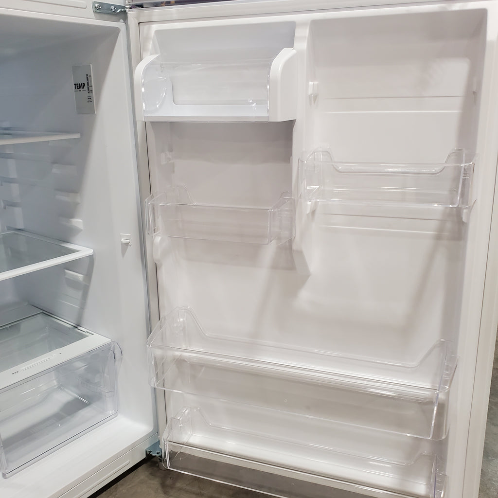 Pictures of Vissani 18.1 cu. ft. Top Freezer Refrigerator with Adjustable Glass Shelving in White, Garage Ready 25137SD702 - MDTF18WHR5 - Scratch & Dent (Major) - Neu Appliance Outlet - Discount Appliance Outlet in Austin, Tx