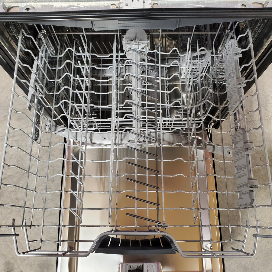 Bosch Black 300 Series Dishwasher with 3rd Rack and Wi-Fi Enabled Home Connect 251315SD1140 - SHE53C86N - Scratch & Dent (Moderate)