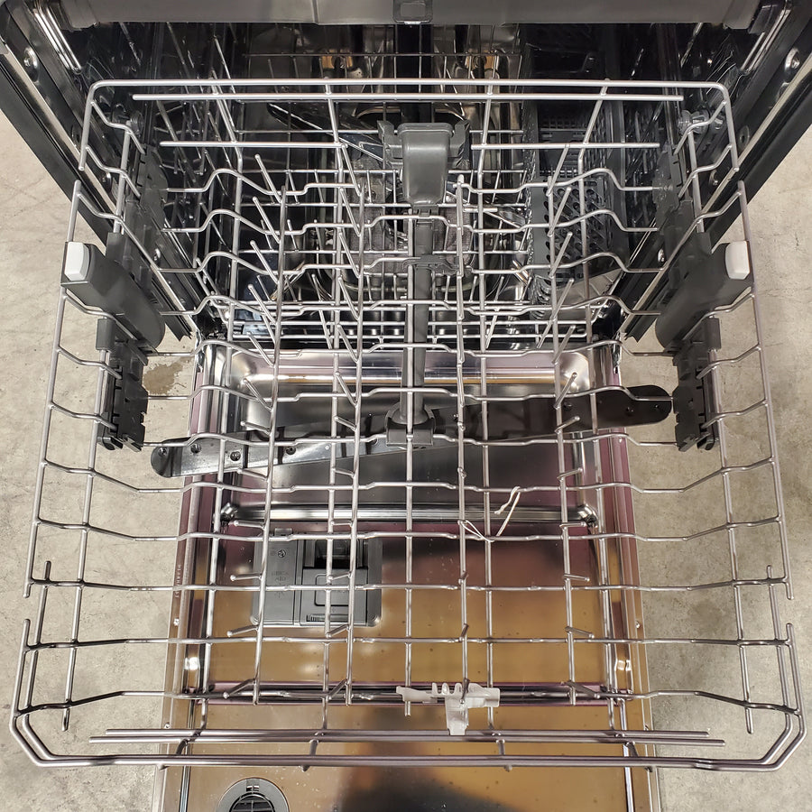 Whirlpool Dishwasher with Ai Intelligent Wash and Sensor Cycle in Fingerprint Stainless Steel 251318SD1318 - WDTA50SAKZ - OPen Box