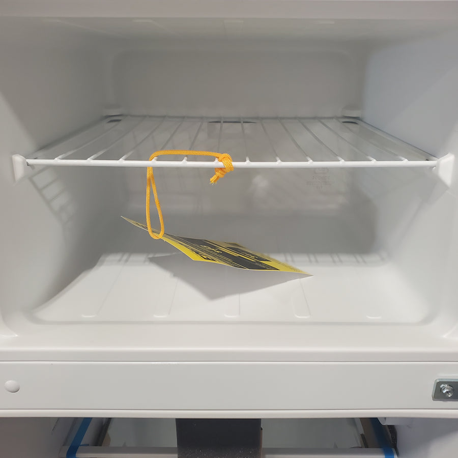 Vissani 7.2 cu. ft. Top Freezer Refrigerator in Fingerprint Resistant Stainless Steel Look MDTF7SSES4 - Scratch & Dent (Major)