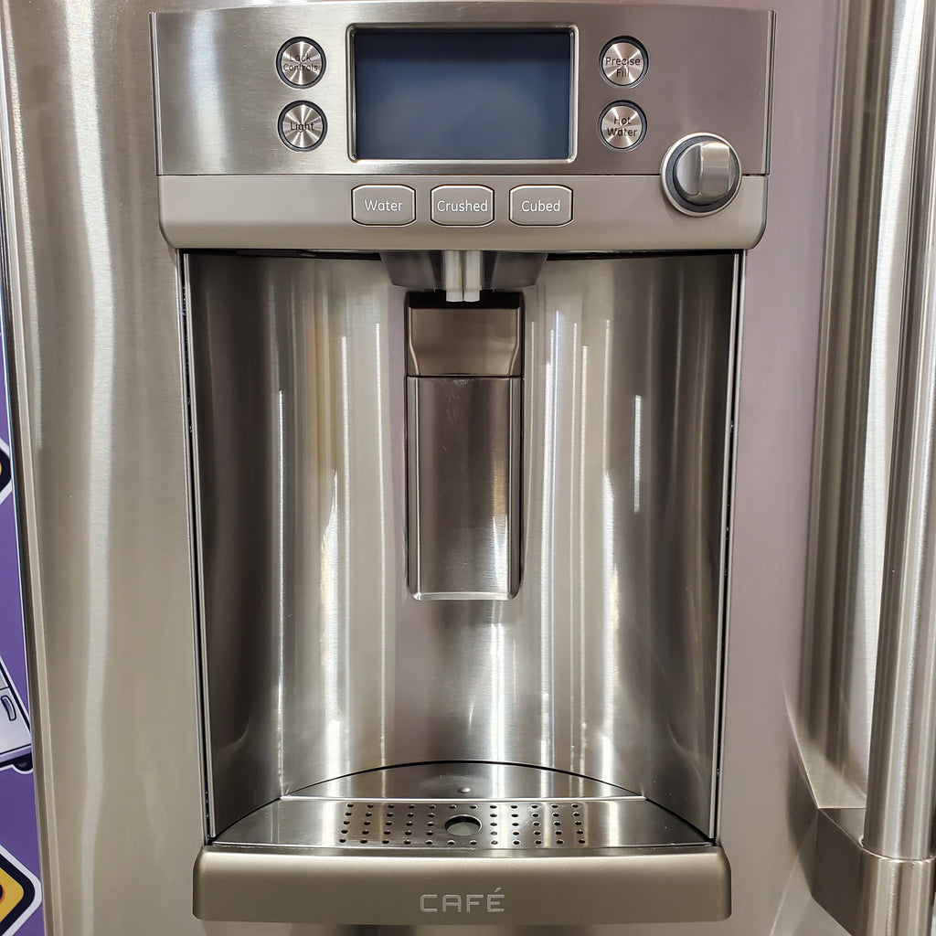 GE Cafe 27.8-cu ft French Door Refrigerator with Ice Maker, Water and Ice Dispenser ENERGY STAR in Stainless Steel 31131SD21 - CFE28TSHSS - Scratch & Dent (Minor)