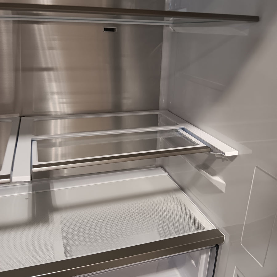 Samsung Bespoke Counter Depth 4-Door Flex™ Refrigerator (23 cu. ft.) with Beverage Center ™ with Customizable Door Panel Colors 4SD402 - RF23DB9600AP - Open Box