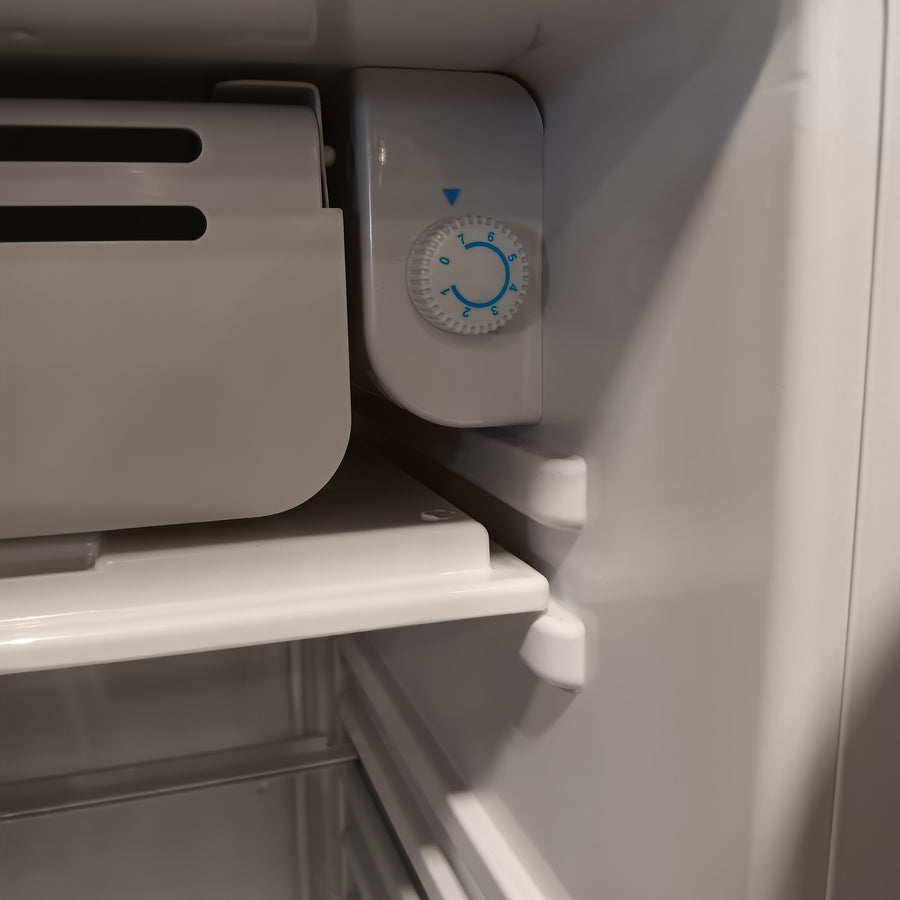 Frigidaire 3.2-cu ft Mini Fridge in White EFR372-WHITE-COM - Scratch & Dent (Minor)