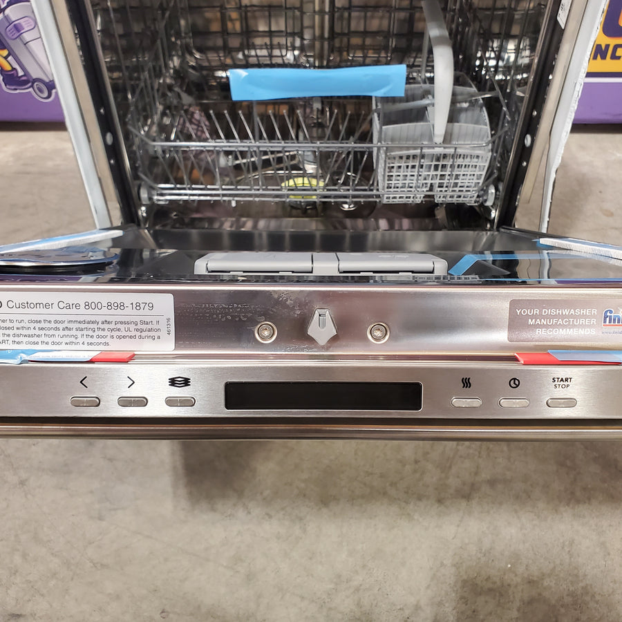 ASKO Dishwasher in Stainless Steel with Super Cleaning System™ and 8 Steel™ 11112SD69 - DBI663THS - Open Box