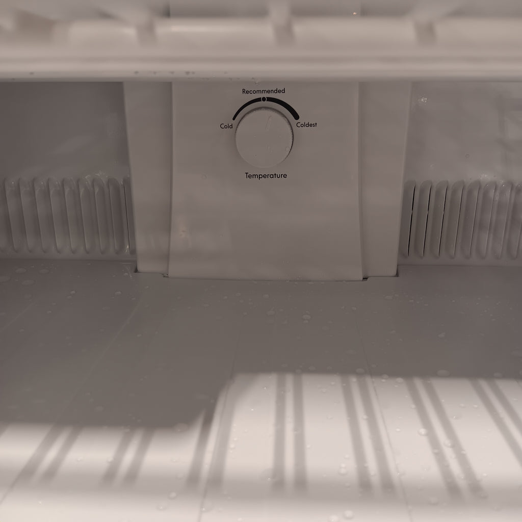 Pictures of Kenmore 72312 18.1 cu. ft. Top Freezer Refrigerator with Icemaker in White 25CR145 - 89972312320 - Scratch & Dent (Minor) - Neu Appliance Outlet - Discount Appliance Outlet in Austin, Tx