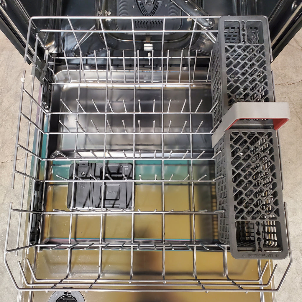 Kitchenaid 39 DBA Dishwasher In PrintShield™ Finish With Third Level Utensil Rack KDTE204KPS - Scratch and Dent (Minor)