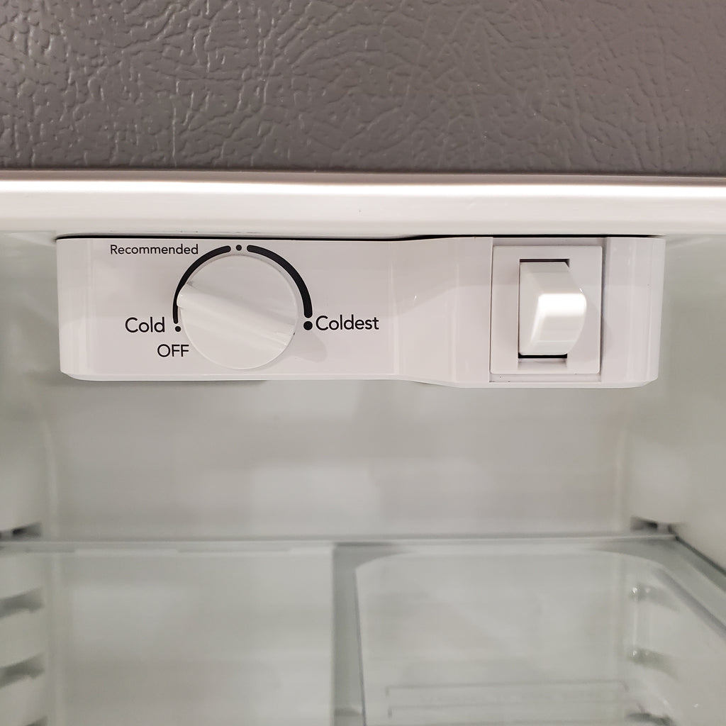 Frigidaire 18.3 cu. ft. 30"  Wide Top Freezer Refrigerator with EvenTemp Cooling System 31135SD266 - FFTR1835VS - Scratch & Dent (Minor)