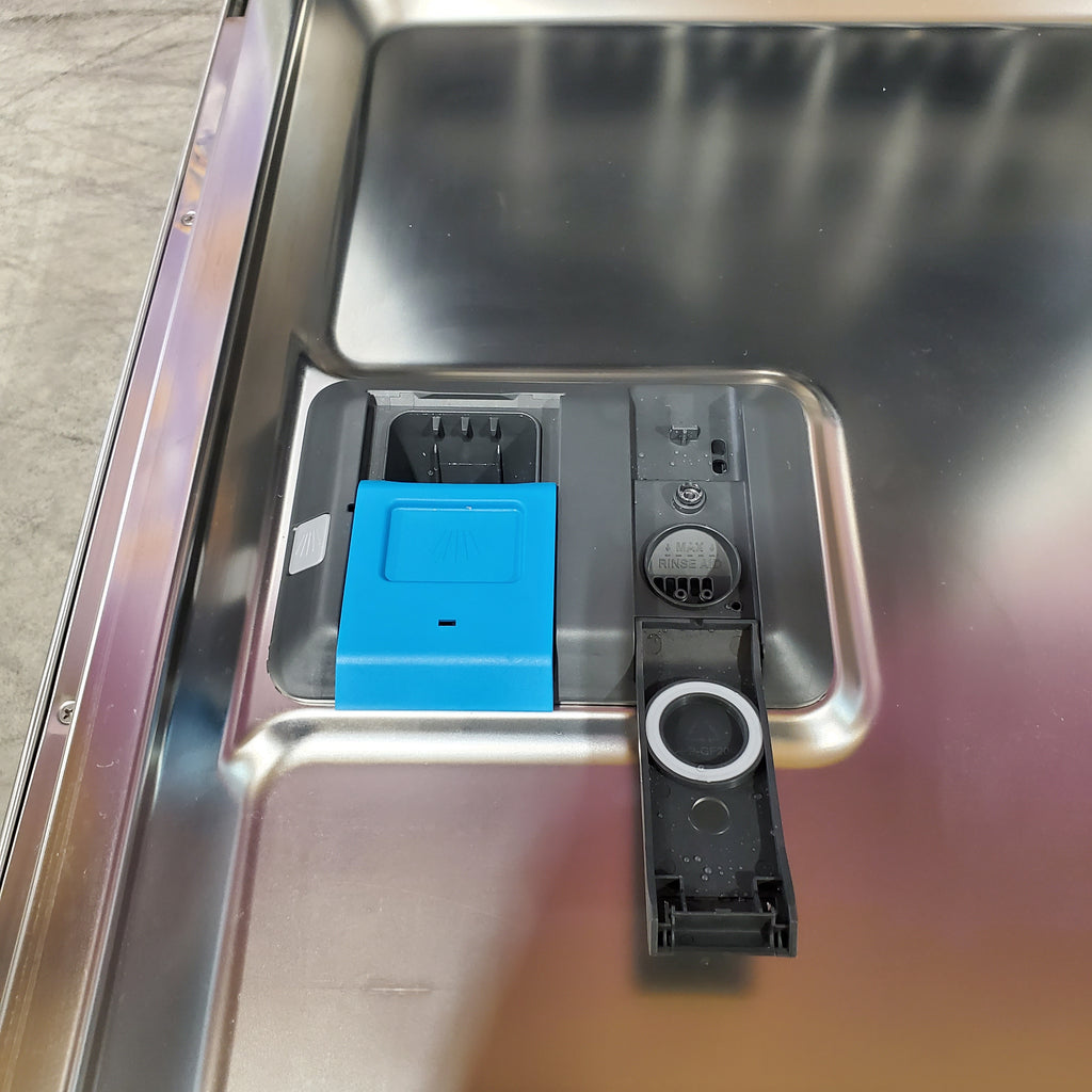 Pictures of Frigidaire Gallery 24 in. Smudge-Proof Stainless Steel ENERGY STAR Top Control Built In Dishwasher with Third Rack 22133SD171 - GDSH4715AF - Scratch & Dent (Minor) - Neu Appliance Outlet - Discount Appliance Outlet in Austin, Tx