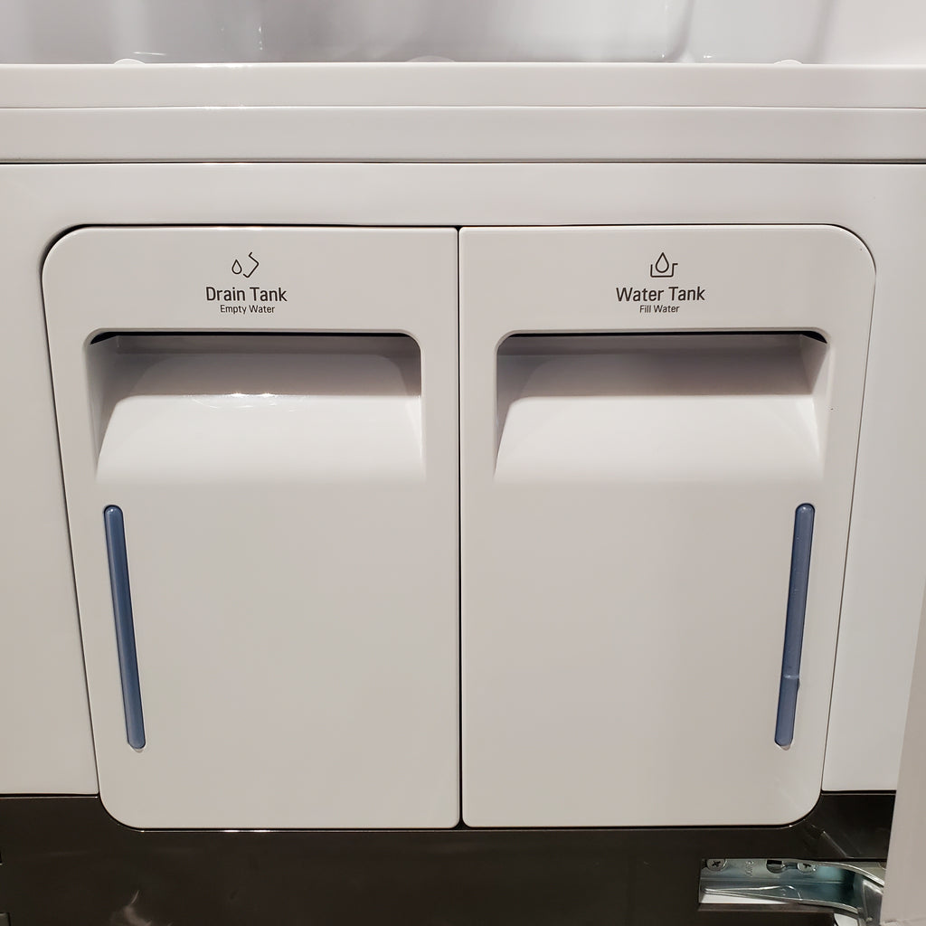 Pictures of Styler SMART Steam Closet in Mirrored Finish with TrueSteam Technology and Moving Hangers 25137SD694 - S3MFBN - Scratch & Dent (Minor) - Neu Appliance Outlet - Discount Appliance Outlet in Austin, Tx