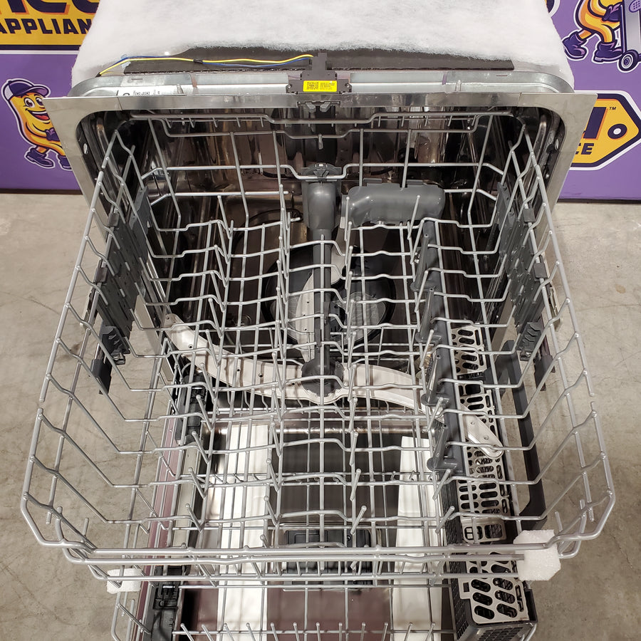 GE® Fingerprint Resistant Stainless Steel ENERGY STAR® Top Control with Stainless Steel Interior Dishwasher with Sanitize Cycle 31134SD280 - GDT670SYVFS  - Open Box