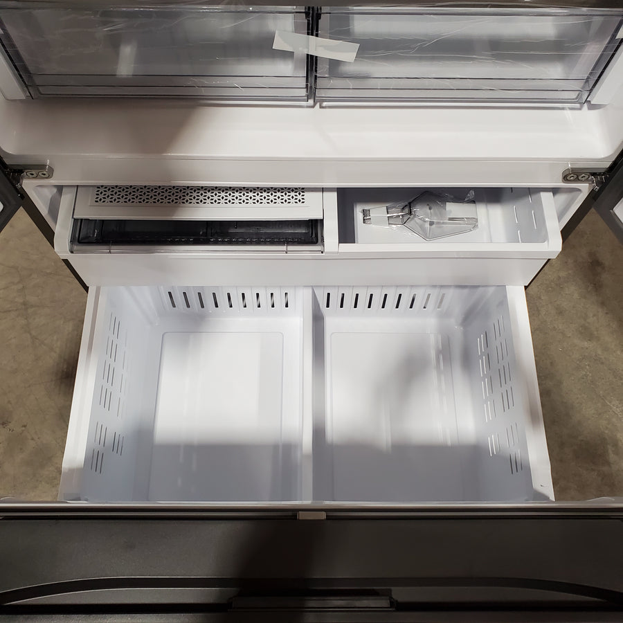 Samsung Bespoke 3-Door French Door Refrigerator (30 cu. ft.) with Beverage Center™ in Stainless Steel with Auto Fill Water Pitcher 22131SD98 - RF30BB6600QL - Scratch & Dent (Moderate)