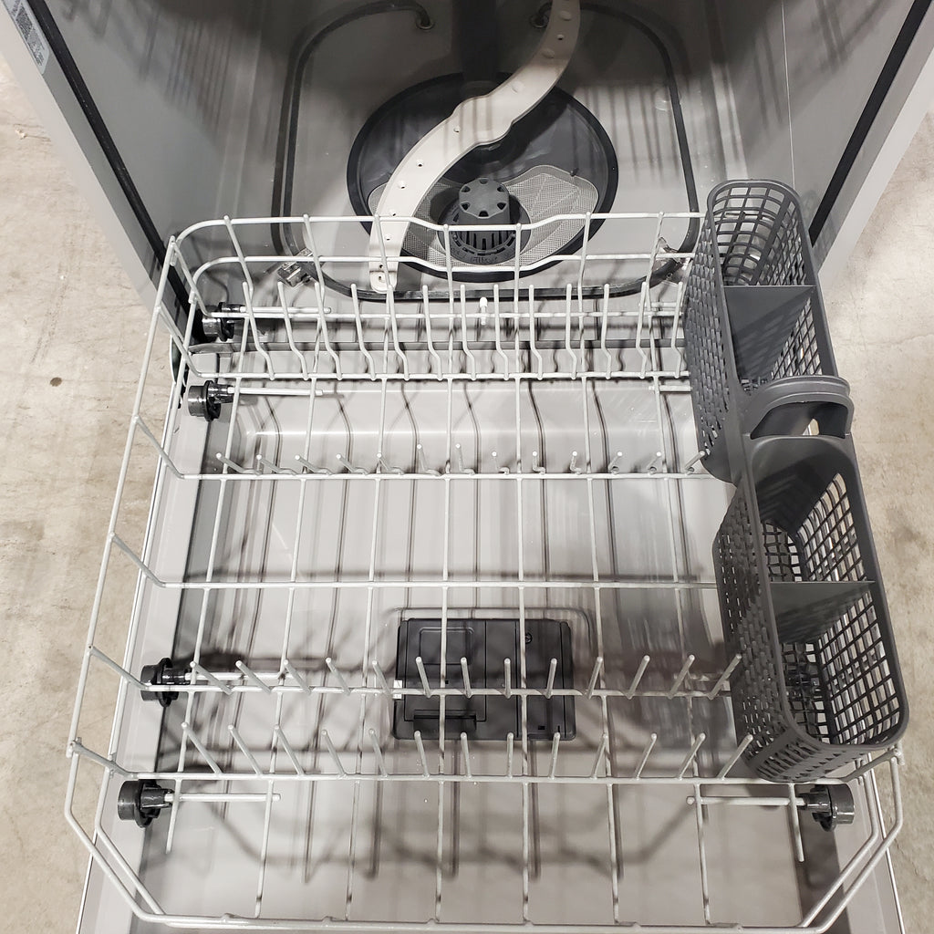 Pictures of GE® ENERGY STAR® Dishwasher with Front Controls in White 25134SD481 - GDF460PGTWW - Open Box - Neu Appliance Outlet - Discount Appliance Outlet in Austin, Tx