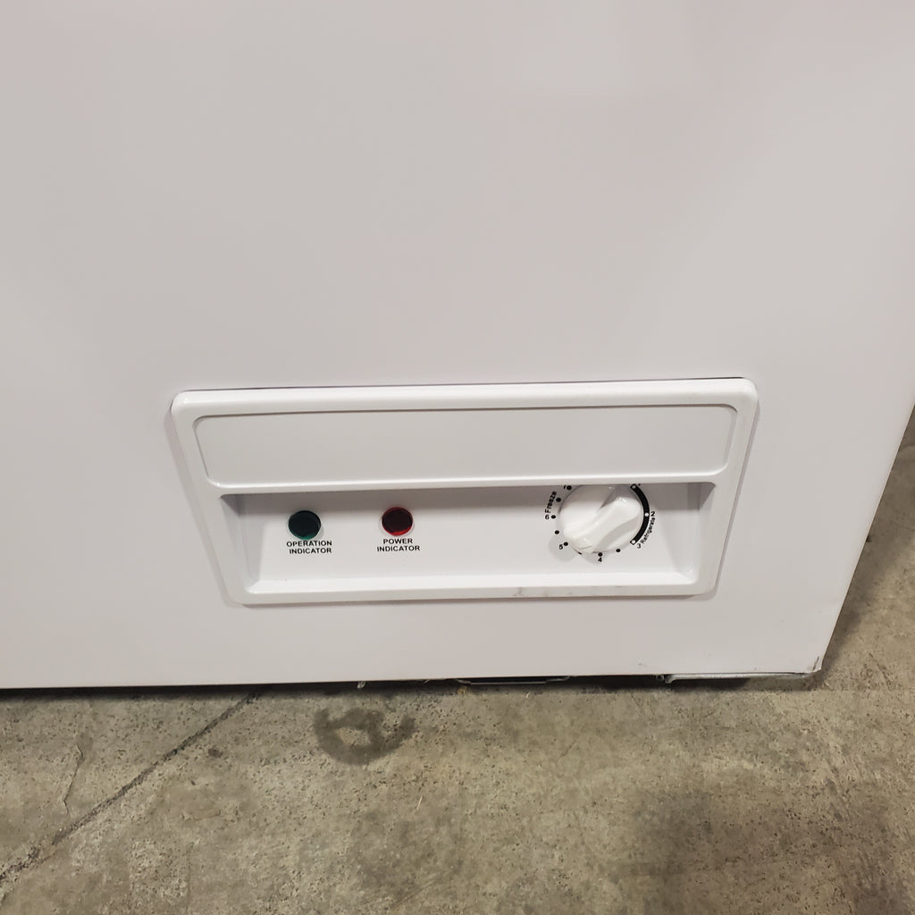 Pictures of Frigidaire 43.94 in. 10 cu. ft. Manual Defrost Chest Freezer in White Garage Ready 26CR007 - EFRF1005 - Scratch & Dent (Minor) - Neu Appliance Outlet - Discount Appliance Outlet in Austin, Tx