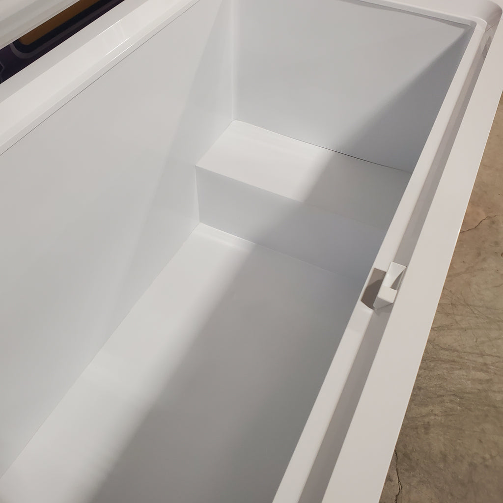Pictures of Frigidaire 20 Cu. Ft. Garage Ready Chest Freezer in White 20SD047 - FFCL2042AW - Scratch & Dent (Minor) - Neu Appliance Outlet - Discount Appliance Outlet in Austin, Tx