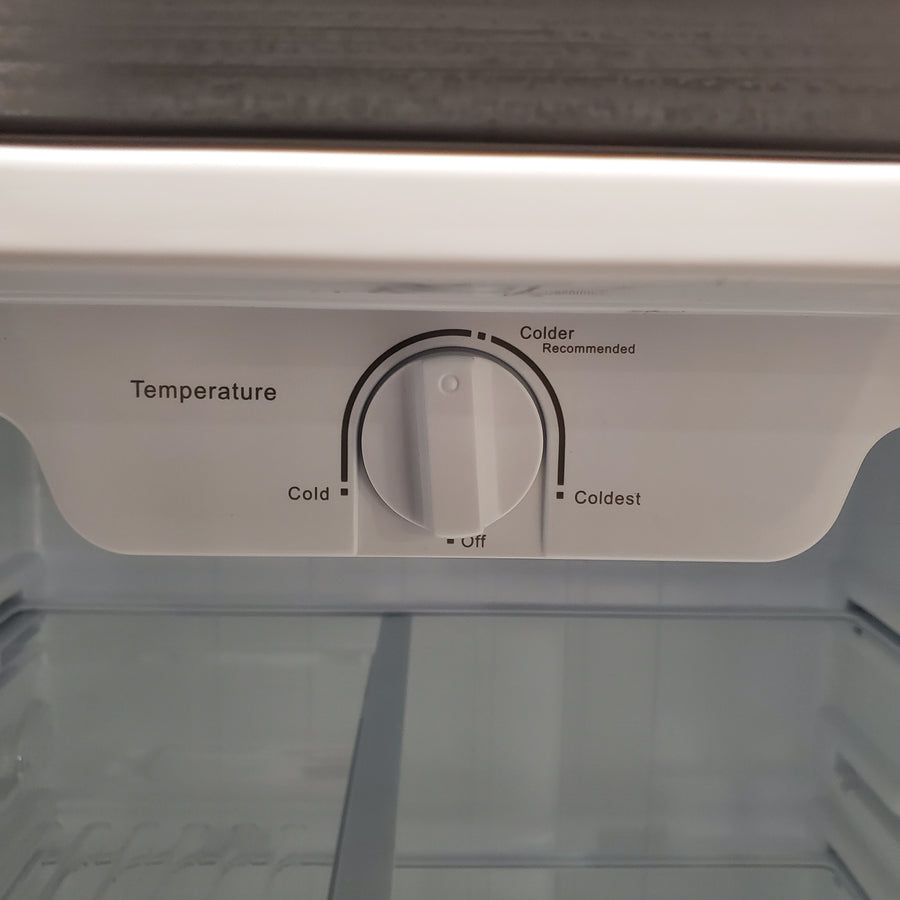 GE® ENERGY STAR® 21.1 Cu. Ft. Top-Freezer Refrigerator 31133SD127 - GTE21GSHSS - Scratch & Dent (Major)