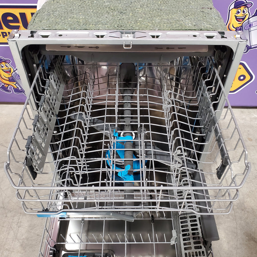 Frigidaire Gallery Dishwasher in Stainless Steel 20132SD381 - GDSP471TAF - Scratch & Dent (Moderate)
