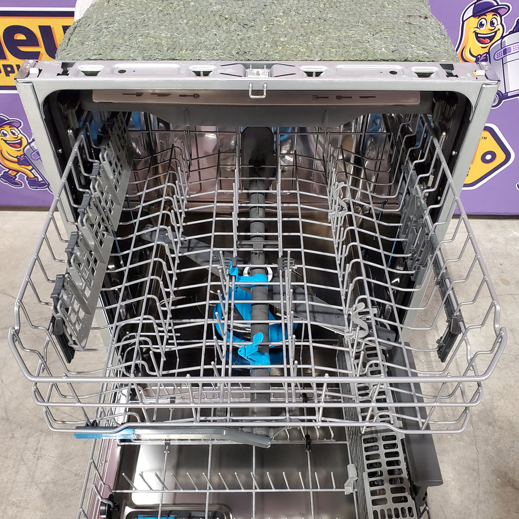 Pictures of Frigidaire Gallery Dishwasher in Stainless Steel 20132SD381 - GDSP471TAF - Scratch & Dent (Moderate) - Neu Appliance Outlet - Discount Appliance Outlet in Austin, Tx