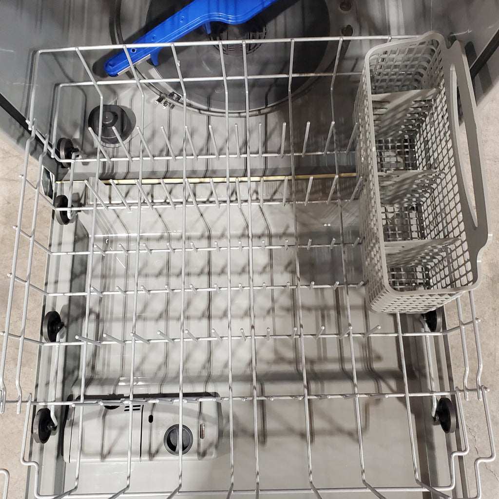 Pictures of Frigidaire Front Control Built In Dishwasher with 5-Level Wash System in Stainless Steel 20SD125 - FDPC4221AS - Scratch & Dent (Moderate) - Neu Appliance Outlet - Discount Appliance Outlet in Austin, Tx