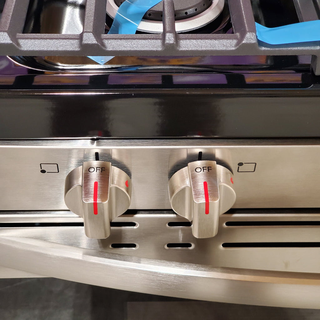 Frigidaire 5 Burner Freestanding Gas Range in Stainless Steel with Quick Boil and Steam Clean 4SD477 - FCRG3062AS - Scratch & Dent (Minor)