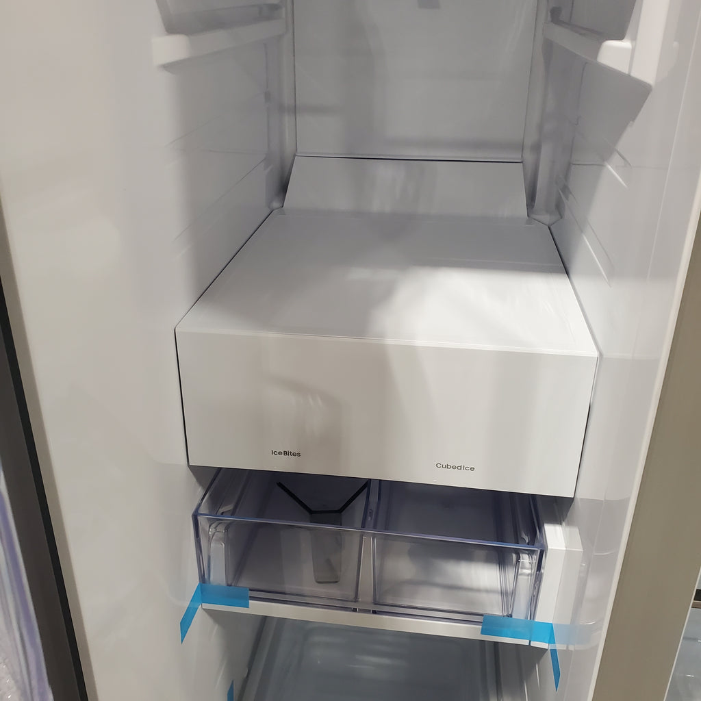 Pictures of Samsung Stainless Steel Bespoke Side-by-Side 28 cu. ft. Refrigerator with Beverage Center™ and Auto Fill Water Pitcher 3SD736 - RS28CB7600QL - Open Box - Neu Appliance Outlet - Discount Appliance Outlet in Austin, Tx
