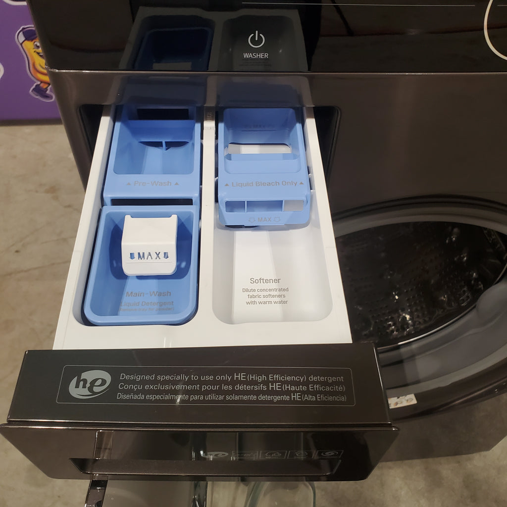 Pictures of Single Unit Front Load AI Technology LG WashTower™ with Center Control™ 4.5 cu. ft. Washer and 7.4 cu. ft. Gas Dryer WKGX201HBA - Scratch & Dent (Minor) - Neu Appliance Outlet - Discount Appliance Outlet in Austin, Tx