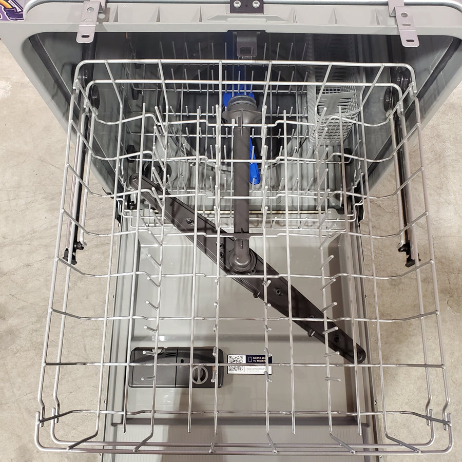 Frigidaire 24 In. in. Front Control Built-In Tall Tub Dishwasher in White with 3-Cycles, 55 dBA 20534SD696 - FFCD2413UW - Scratch & Dent (Moderate)