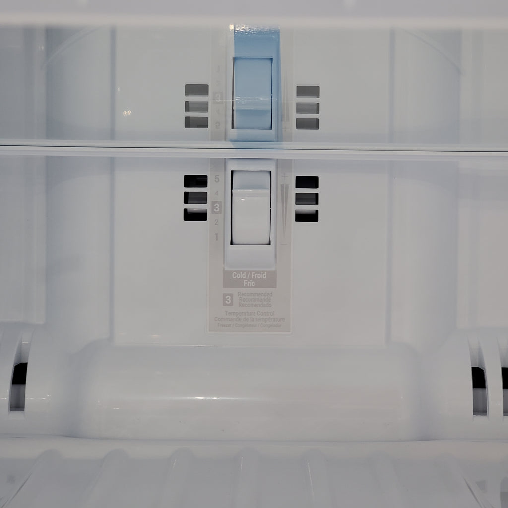 LG 33" Wide 24 cu ft Top Freezer Refrigerator with Internal Water Dispenser and LED Lighting 3SD735 - LRTLS2403S - Open Box