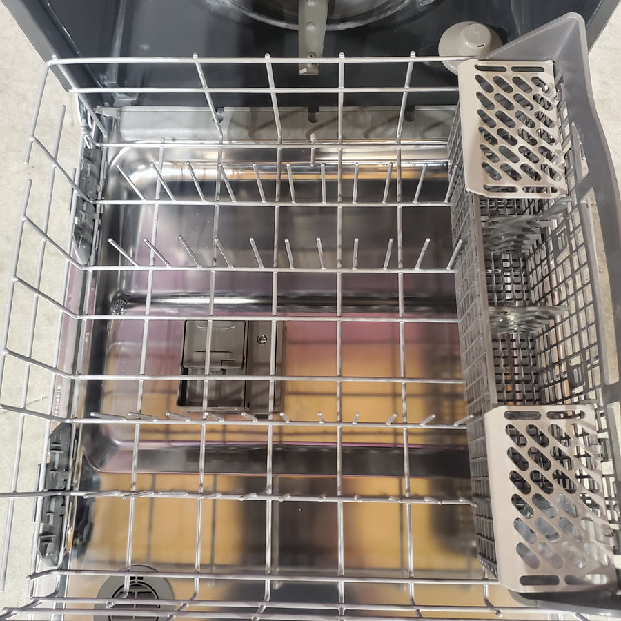 Whirlpool Built In Dishwasher with 55 dBA in Fingerprint Resistant Stainless Steel WDP540HAMZ - Scratch & Dent (Major)