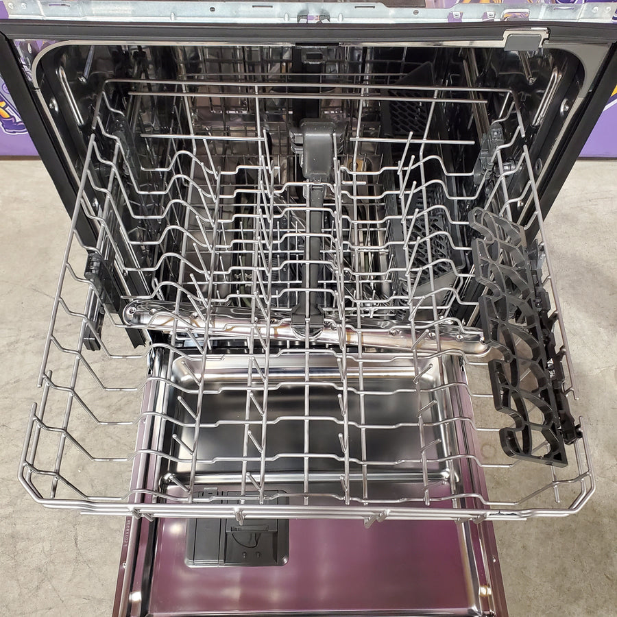 Maytag Front Control Dishwasher with Dual Power Filtration and PowerBlast® Cycle 251315SD1139 - MDB4949SKZ - Open Box