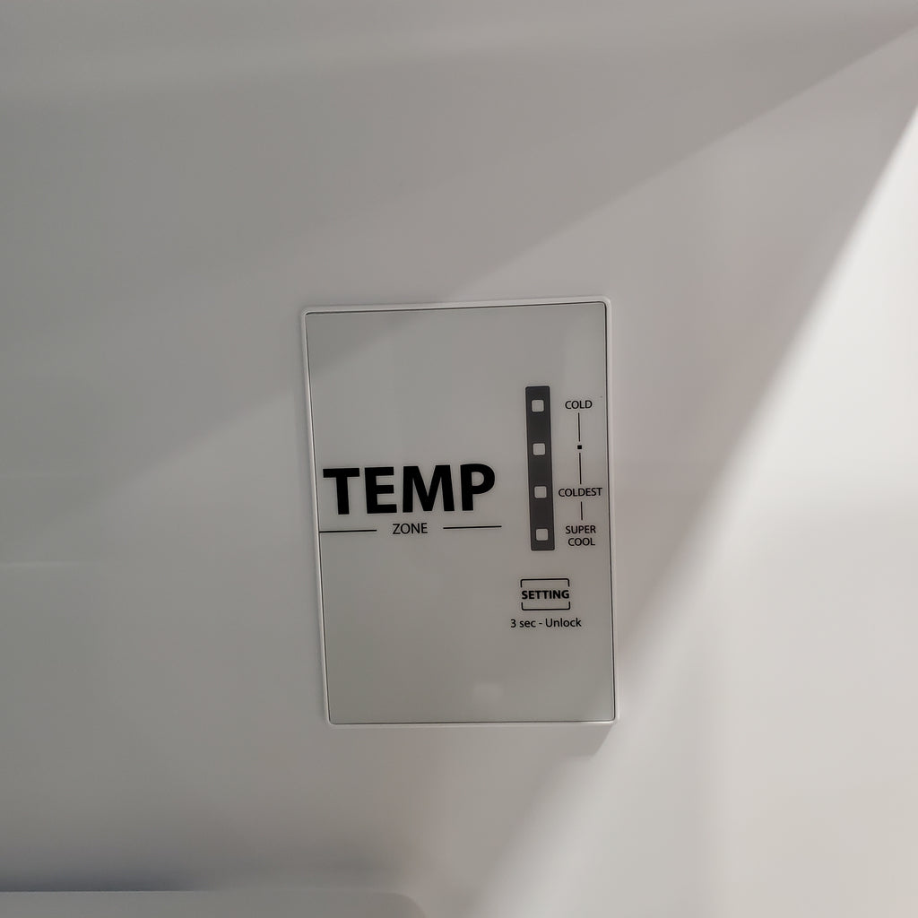 Pictures of Vissani 18.1 cu. ft. Top Freezer Refrigerator with Adjustable Glass Shelving in White, Garage Ready 251315SD1114 - MDTF18WHR5 - Scratch & Dent (Minor) - Neu Appliance Outlet - Discount Appliance Outlet in Austin, Tx