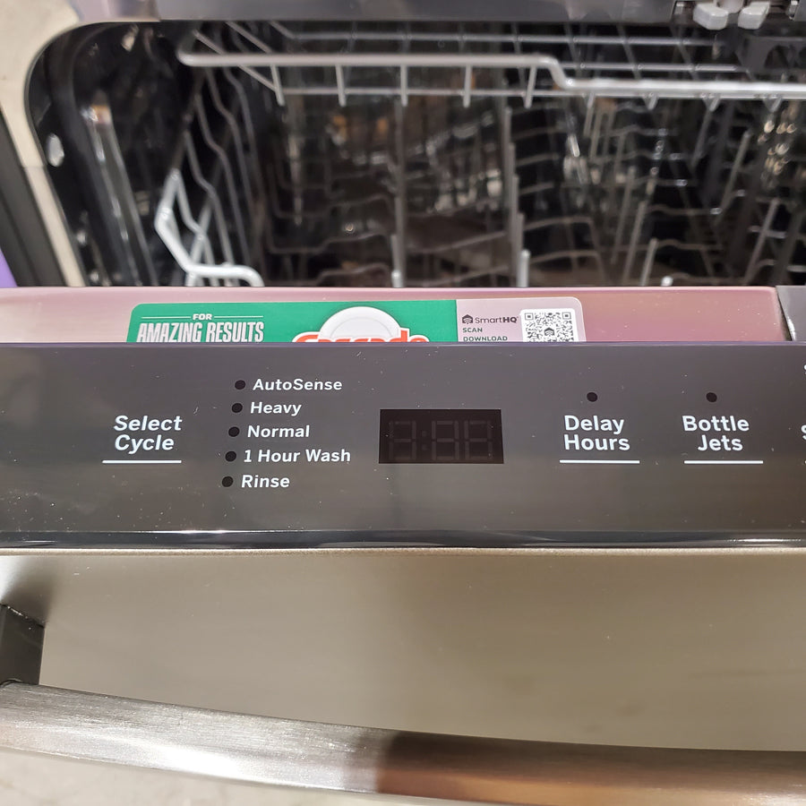 GE® ENERGY STAR® Top Control with Stainless Steel Interior Dishwasher with Sanitize Cycle 25138SD765 - GDT670SMVES - Open Box