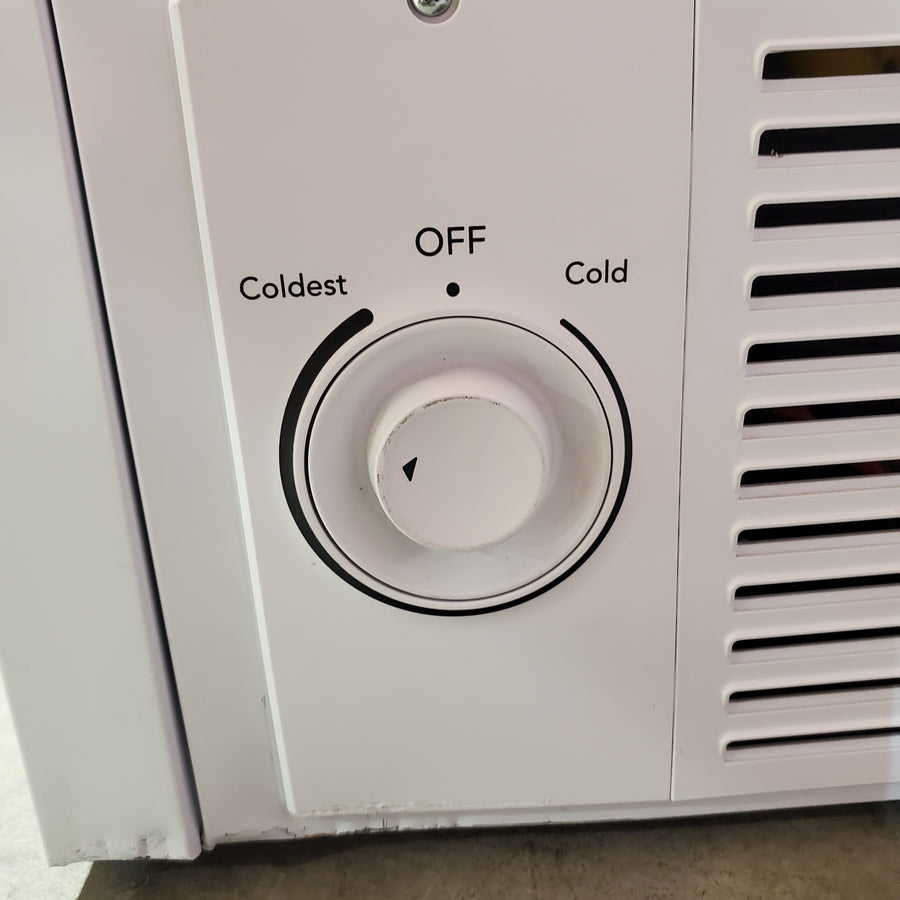 Frigidaire 15 Cu. Ft. Garage Ready Chest Freezer FFCL1542AW - Scratch & Dent (Major)