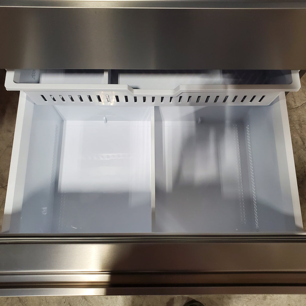 Hisense PureFlat 25.6-cu ft 4-Door Smart French Door ENERGY STAR Refrigerator in Stainless Steel with Ice Maker, Water and Ice Dispenser 3SD740 - HRM260N6TSE - Open Box