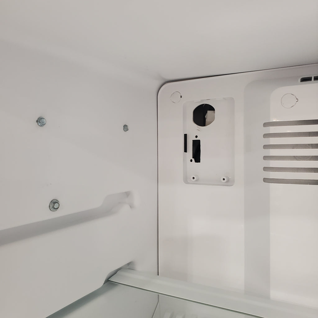 Pictures of Whirlpool 18 Cu. Ft. 28" Wide Refrigerator in Stainless Steel 3SD654 - WRT518SZFM - Scratch & Dent (Minor) - Neu Appliance Outlet - Discount Appliance Outlet in Austin, Tx