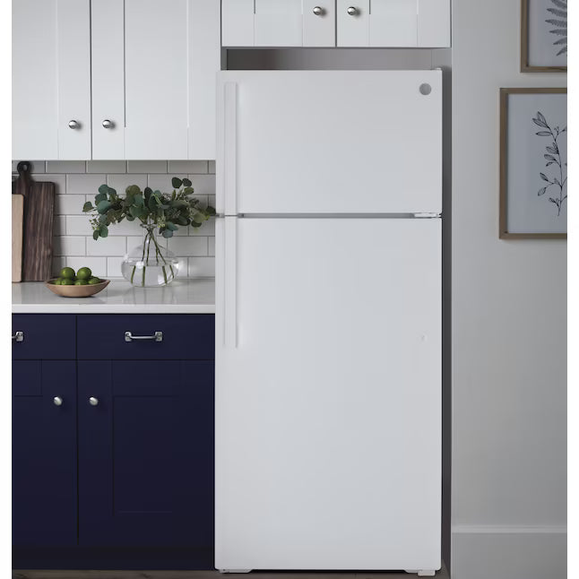 GE® 16.6 Cu. Ft. Top-Freezer Refrigerator in White 25139SD772 - GTS17DTNRWW - Scratch & Dent (Major)