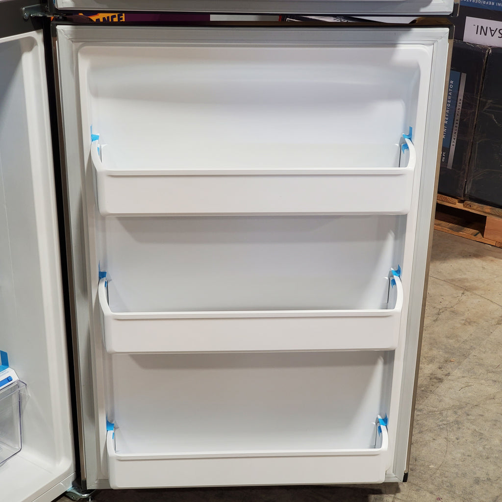 Frigidaire 18.3 cu. ft. 30"  Wide Top Freezer Refrigerator with EvenTemp Cooling System 24SD44 - FFTR1835VS - Scratch & Dent (Minor)